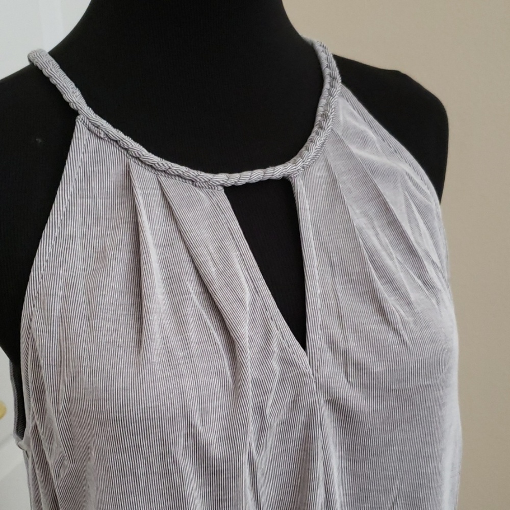 Gray Top - Picture 2 of 3